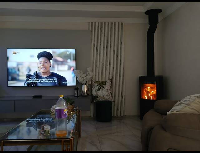 4 BEDROOM FREESTANDING FOR SALE IN SWEETWATERS